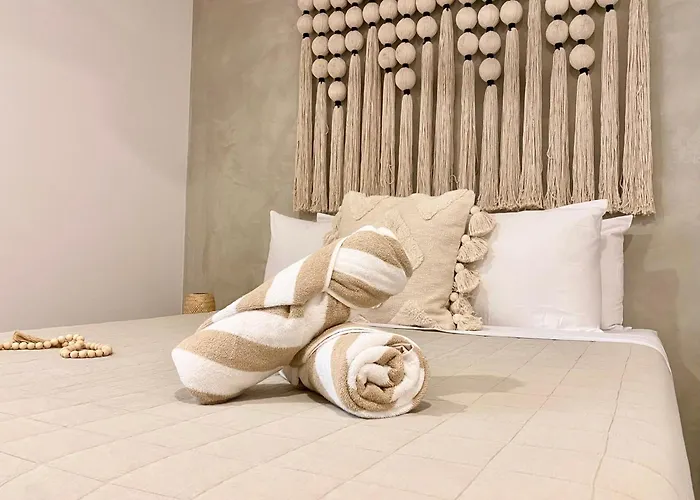 Urban Towers By Andiani Travel Appartement *